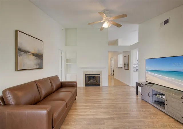 Photo 3 of Single family home for sale at 538 Queensbridge Dr, Lake Mary, FL 32746 | MLS# O6437557 | Listing updated on 2026-09-19