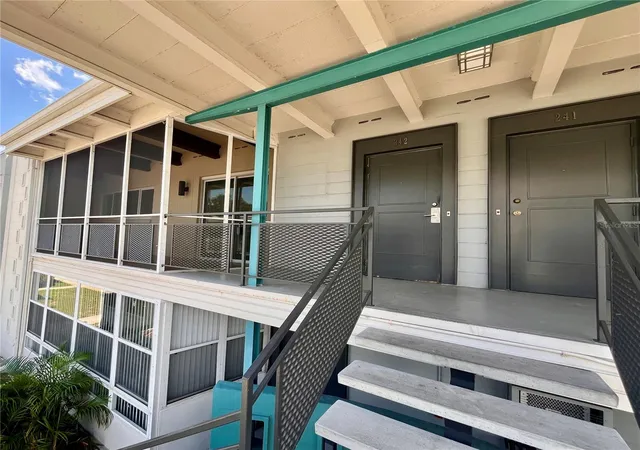 Photo 3 of Condo for sale at 151 N Orlando Ave #242, Winter Park, FL 32789 | MLS# O6437574 | Listing updated on 2026-09-27