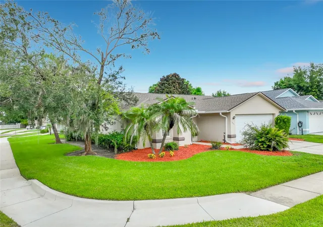 Photo 1 of Single family home for sale at 12941 Downstream Cir, Orlando, FL 32828 | MLS# O6437579 | Listing updated on 2026-09-16