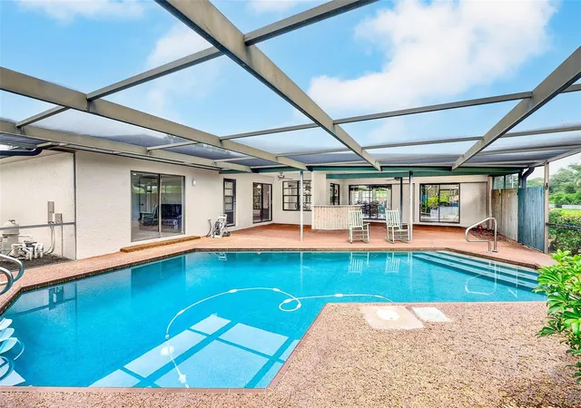 2nd image of 2993 Meadow Wood Dr, Clearwater, FL 33761 | MLS# TB8543663