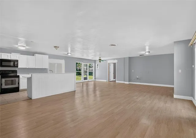 Photo 3 of Single family home for sale at 1220 Howell Branch Rd, Winter Park, FL 32789 | MLS# O6437591 | Listing updated on 2026-09-18