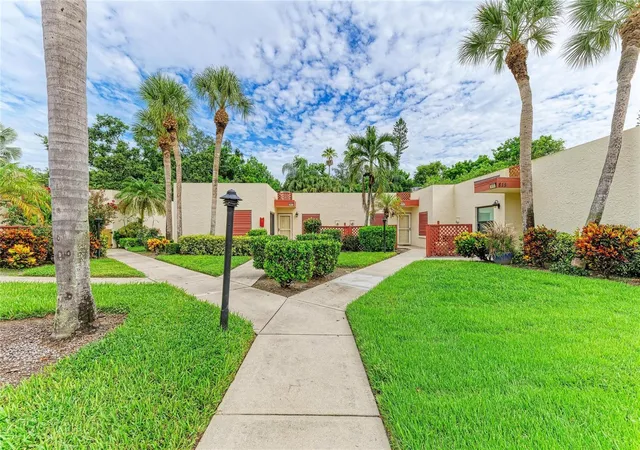 Photo 1 of Single family home for sale at 813 Spring Lakes Blvd, Bradenton, FL 34210 | MLS# A4704441 | Listing updated on 2026-09-12