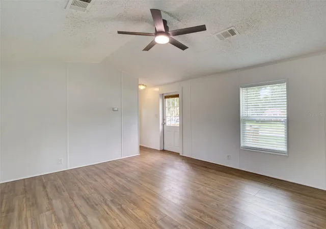 Photo 5 of Manufactured home for sale at 26007 Heckman Dr, Brooksville, FL 34601 | MLS# G5117153 | Listing updated on 2026-08-31