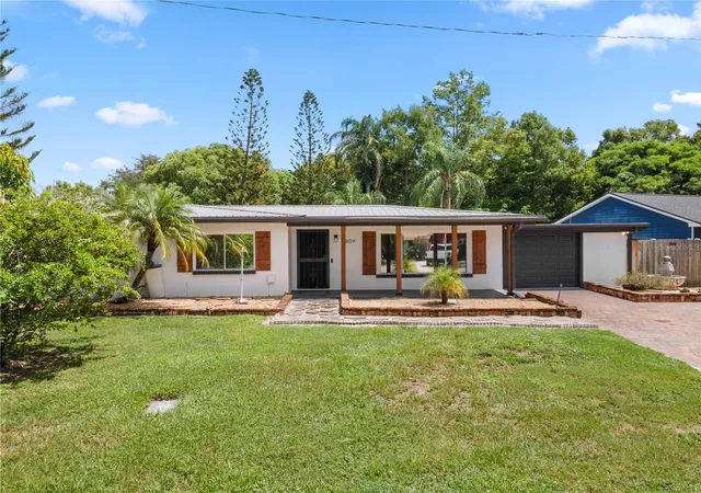 Photo 1 of Single family home for sale at 6809 Willoughby Ln, Belle Isle, FL 32812 | MLS# O6437602 | Listing updated on 2026-09-15