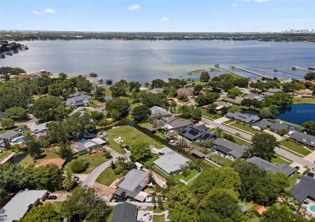 Photo 3 of Single family home for sale at 6809 Willoughby Ln, Belle Isle, FL 32812 | MLS# O6437602 | Listing updated on 2026-09-15