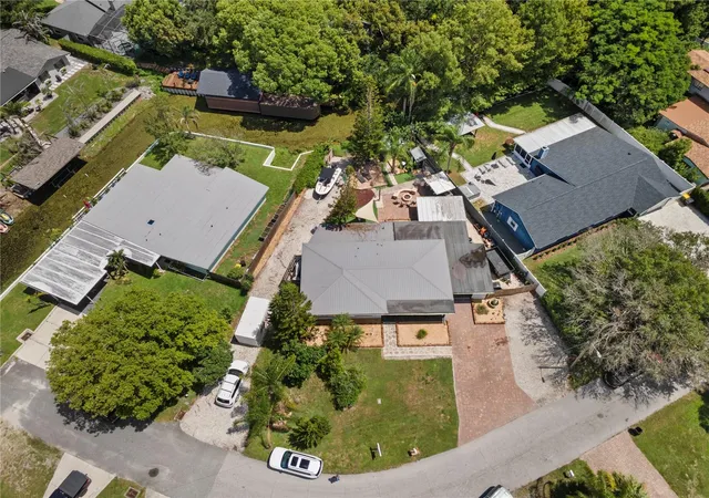 Photo 3 of Single family home for sale at 6809 Willoughby Ln, Belle Isle, FL 32812 | MLS# O6437602 | Listing updated on 2026-09-15