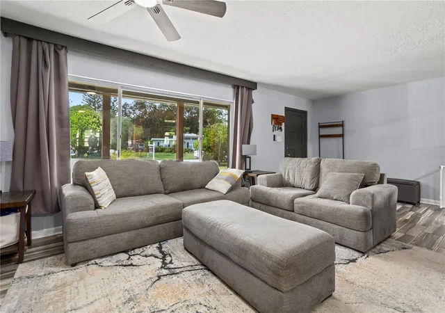 Photo 4 of Single family home for sale at 6809 Willoughby Ln, Belle Isle, FL 32812 | MLS# O6437602 | Listing updated on 2026-09-15