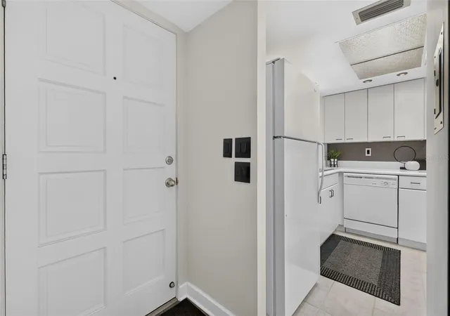 Photo 3 of Condo for sale at 101 N Grandview St #412, Mount Dora, FL 32757 | MLS# G5117155 | Listing updated on 2026-09-18