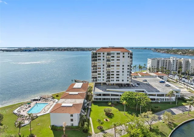 3rd image of 6287 Bahia Del Mar Cir, St. Petersburg, FL 33715