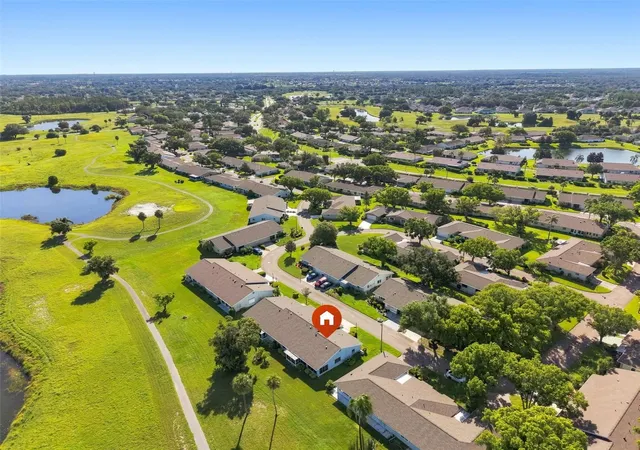 Listing Photo 2 - Condo for sale in building located at 1514 Ingram Dr, SUN CITY CENTER, FL 33573 - Unit #23