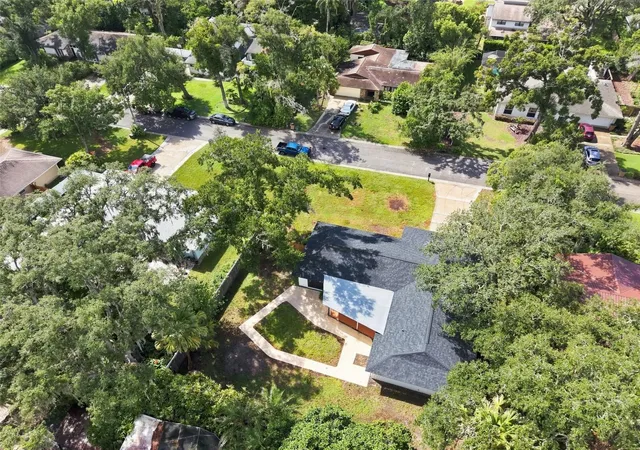 Photo 3 of Single family home for sale at 6622 Glencoe Dr, Temple Terrace, FL 33617 | MLS# TB8543687 | Listing updated on 2026-10-03