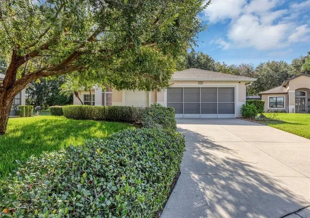 Photo 1 of Single family home for sale at 4958 Portsmouth St, Tavares, FL 32778 | MLS# V4950996 | Listing updated on 2026-10-07