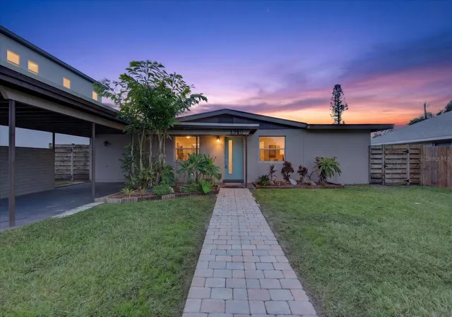 Photo 3 of Single family home for sale at 2350 Loma Linda St, Sarasota, FL 34239 | MLS# A4704449 | Listing updated on 2026-09-29