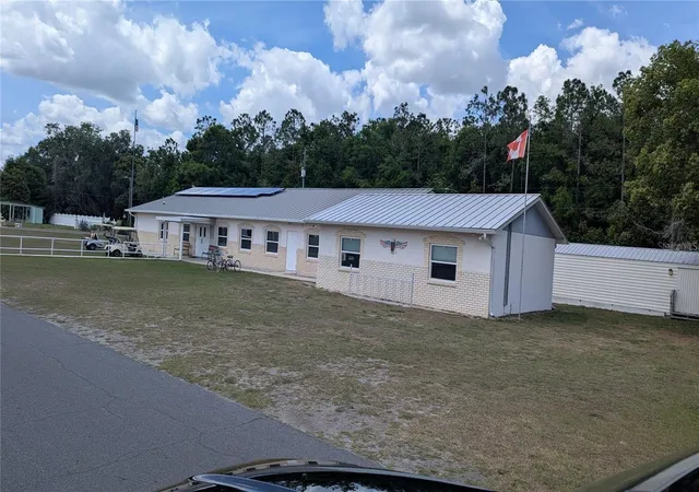Photo 11 of Manufactured home for sale at 39518 Sterling Dr, Zephyrhills, FL 33542 | MLS# A4704452 | Listing updated on 2026-08-30