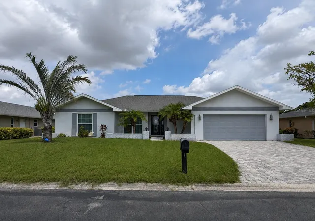 Photo 1 of Single family home for sale at 1009 Indian Hills Ct, Venice, FL 34293 | MLS# TB8543703 | Listing updated on 2026-08-31