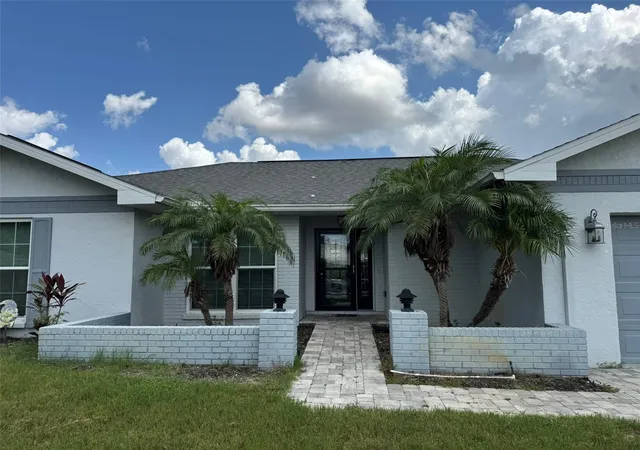 Photo 2 of Single family home for sale at 1009 Indian Hills Ct, Venice, FL 34293 | MLS# TB8543703 | Listing updated on 2026-08-31