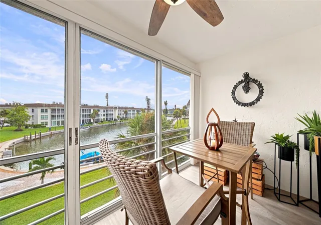 Photo 2 of Condo for sale at 4370 Chatham Dr #304, Longboat Key, FL 34228 | MLS# A4704453 | Listing updated on 2026-09-05