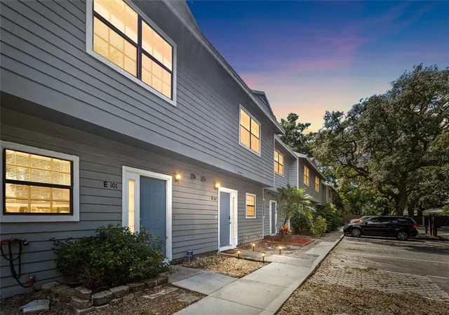Townhouse for sale at 1910 W Sligh Ave #E102, TAMPA, FL 33604 | MLS# TB8543707