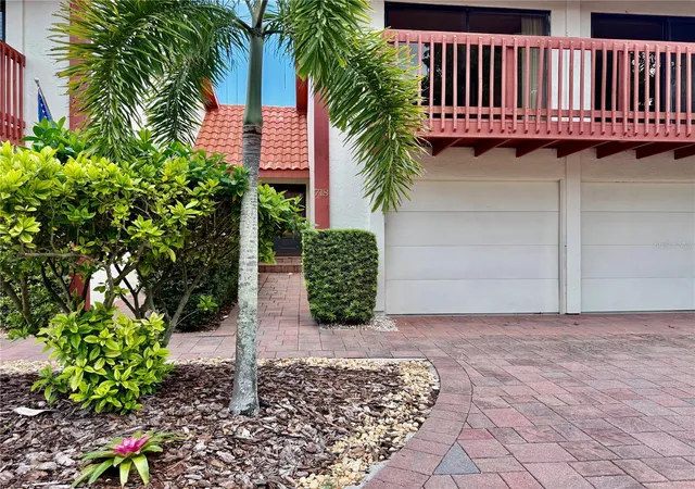 Photo 2 of Townhouse for sale at 718 Sorrento Inlet Dr #718, Nokomis, FL 34275 | MLS# A4704461 | Listing updated on 2026-09-07