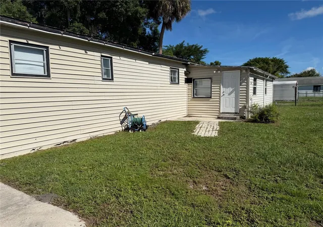 3rd image of 1814 Kentucky Ave, Saint Cloud, FL 34769 | MLS# S5156585