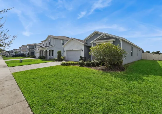 Photo 3 of Single family home for sale at 2749 Hilltop Loop, Apopka, FL 32712 | MLS# G5117157 | Listing updated on 2026-10-07