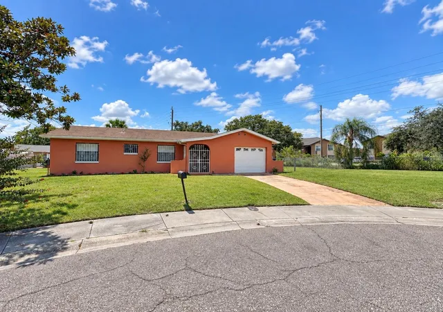 Photo 2 of Single family home for sale at 4068 Castlegate Dr, Orlando, FL 32839 | MLS# O6437626 | Listing updated on 2026-10-03