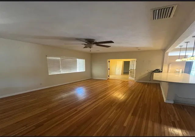 6th image of 601 34th Ave Ne, St Petersburg, FL 33704 | MLS# O6437634