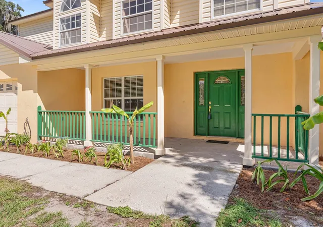 Photo 3 of Single family home for sale at 1435 Cherry Ln, Lakeland, FL 33811 | MLS# TB8543724 | Listing updated on 2026-10-27