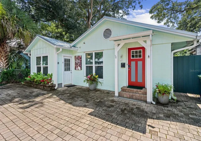 Photo 2 of Single family home for sale at 19 Lovett St, Saint Augustine, FL 32084 | MLS# FC321082 | Listing updated on 2026-09-21