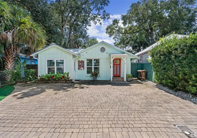 Photo 3 of Single family home for sale at 19 Lovett St, Saint Augustine, FL 32084 | MLS# FC321082 | Listing updated on 2026-09-19