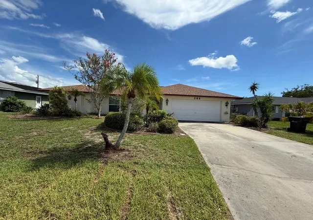 Photo 1 of Single family home for sale at 386 Pineview Dr, Venice, FL 34293 | MLS# N6145545 | Listing updated on 2026-10-16