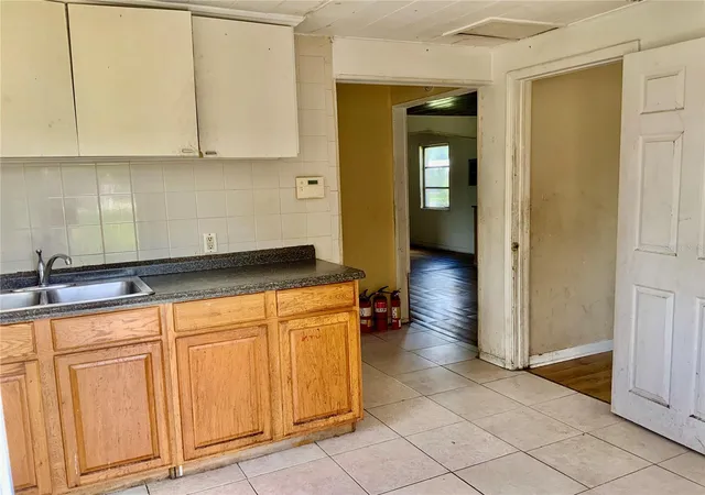 Photo 4 of Single family home for sale at 2118 1st Avenue E, Palmetto, FL 34221 | MLS# A4704474 | Listing updated on 2026-10-06
