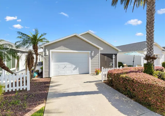 Photo 2 of Sale Pending at 2015 Peaceful Pl, The Villages, FL 32162 | MLS# G5117163 | Listing updated on 2026-10-08
