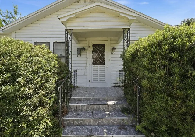 Photo 2 of Sale Pending at 619 E 7th St, Sanford, FL 32771 | MLS# O6437654 | Listing updated on 2026-09-06