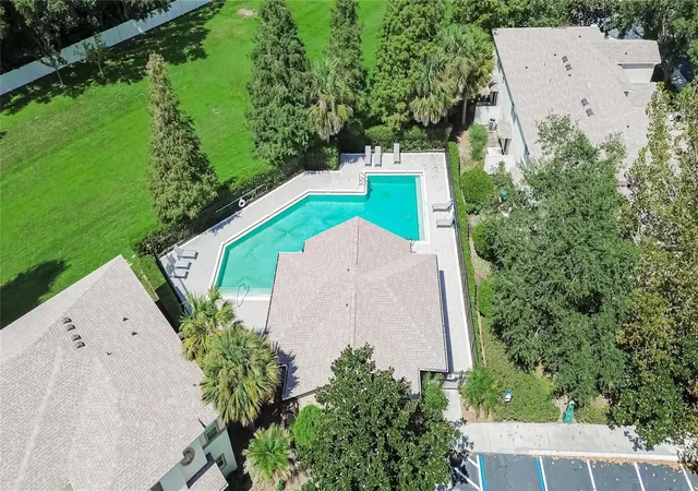 Photo 4 of Townhouse for sale at 2919 Royal Tuscan Ln, Valrico, FL 33594 | MLS# TB8543757 | Listing updated on 2026-09-15