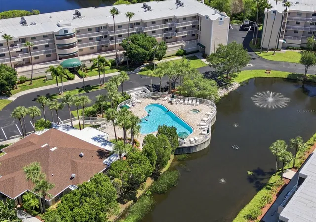 Listing Photo 4 - Condo for sale in building located at 6251 Shoreline Dr, ST PETERSBURG, FL 33708 - Unit #2301