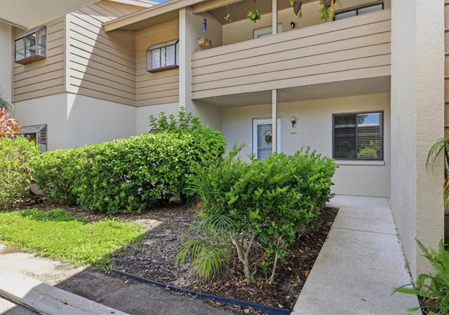 Photo 2 of Condo for sale at 3365 Cross Crk Dr #3365, Sarasota, FL 34231 | MLS# A4704481 | Listing updated on 2026-09-01