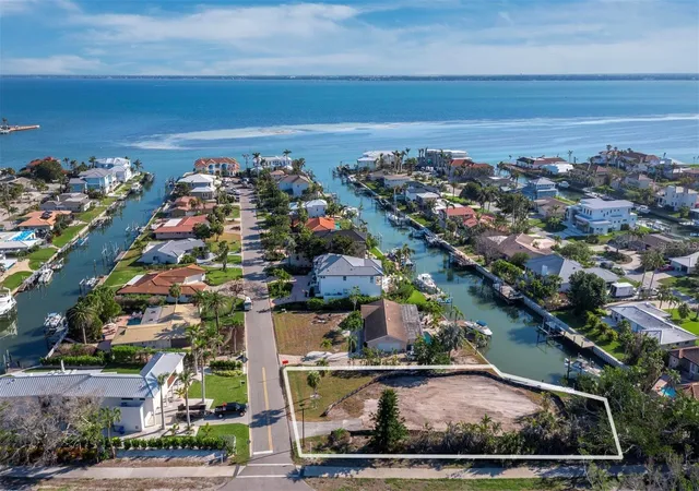 4th image of 500 Outrigger Ln, Longboat Key, FL 34228 | MLS# A4704483