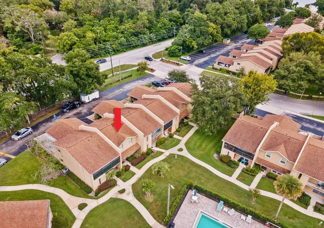 Photo 2 of Townhouse for sale at 856 Park Lake Cir #51, Maitland, FL 32751 | MLS# O6437665 | Listing updated on 2026-09-28