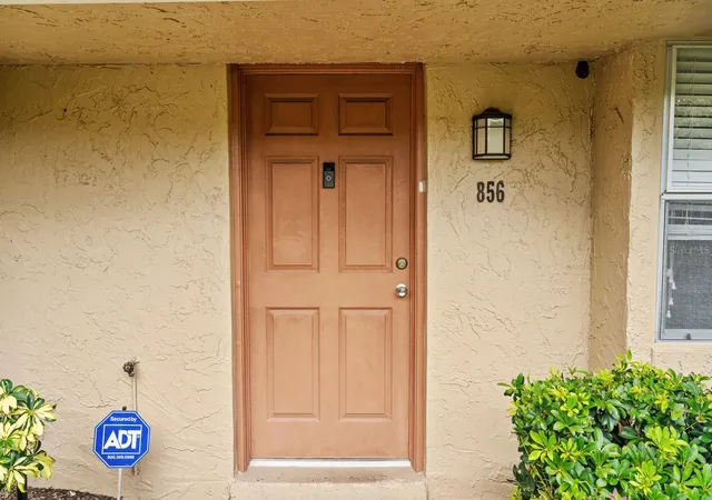 Photo 4 of Townhouse for sale at 856 Park Lake Cir #51, Maitland, FL 32751 | MLS# O6437665 | Listing updated on 2026-09-28