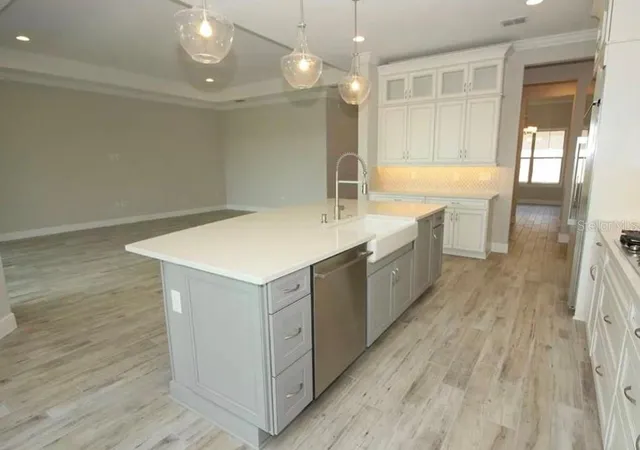 Photo 4 of Single family home for sale at 2512 Diamond Ridge Ct, Orlando, FL 32835 | MLS# O6437666 | Listing updated on 2026-09-08