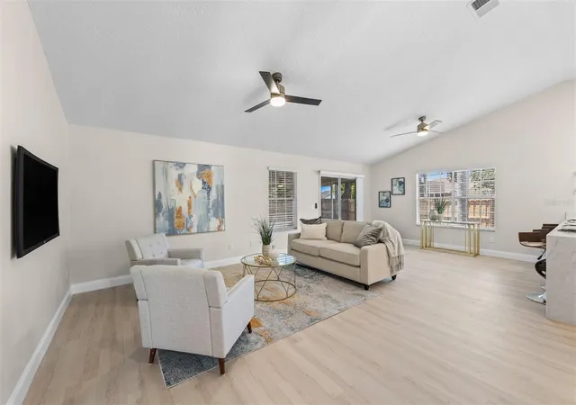 Photo 4 of Single family home for sale at 6572 Abercrombie Ct, Orlando, FL 32835 | MLS# O6437667 | Listing updated on 2026-09-13