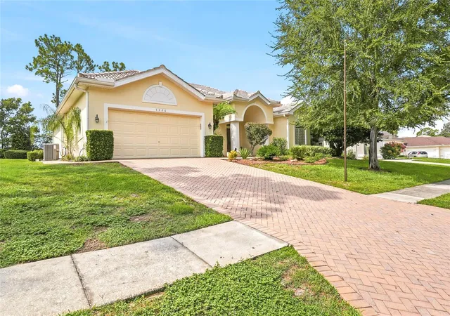Photo 5 of Single family home for sale at 5326 Legend Hills Ln, Spring Hill, FL 34609 | MLS# TB8543782 | Listing updated on 2026-08-31