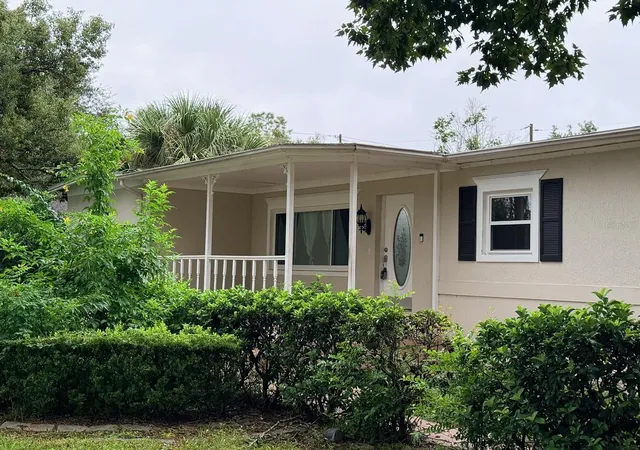 Photo 2 of Single family home for sale at 2626 Florence St, Orlando, FL 32818 | MLS# O6437678 | Listing updated on 2026-10-09