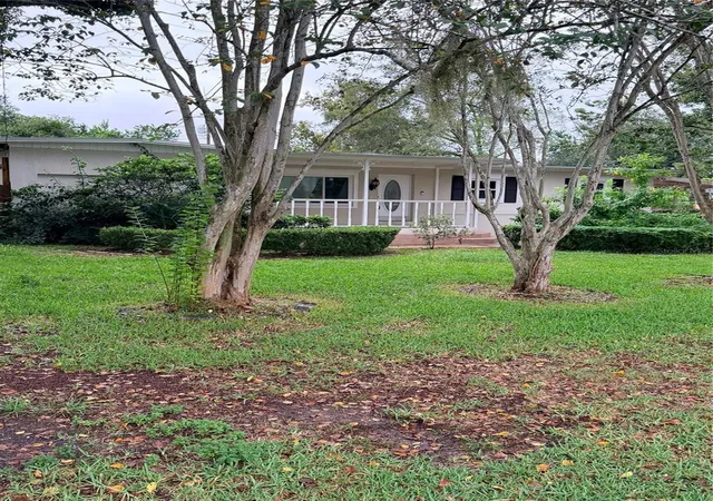 Photo 4 of Single family home for sale at 2626 Florence St, Orlando, FL 32818 | MLS# O6437678 | Listing updated on 2026-10-21