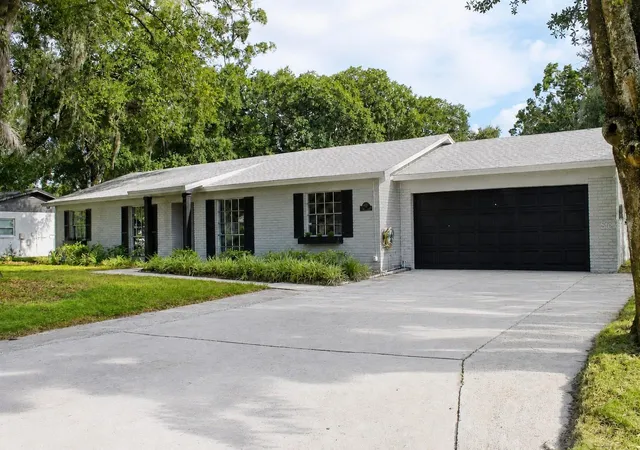 Photo 1 of Single family home for sale at 13808 Cherry Brk Ln, Tampa, FL 33618 | MLS# TB8543789 | Listing updated on 2026-10-07