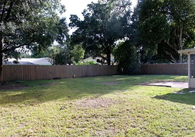 Photo 17 of Single family home for sale at 13808 Cherry Brk Ln, TAMPA, FL 33618 | MLS# TB8543789 | Listing updated on 2026-10-07