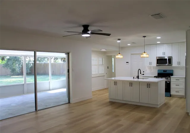 Photo 4 of Single family home for sale at 13808 Cherry Brk Ln, Tampa, FL 33618 | MLS# TB8543789 | Listing updated on 2026-10-24