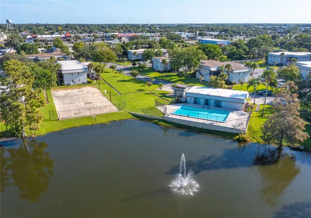 Listing Photo 2 - Condo for sale in building located at 122 Windtree Ln, WINTER GARDEN, FL 34787 - Unit #O