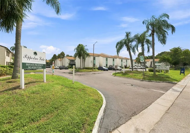 2nd image of 11409 8Th St N, ST PETERSBURG, FL 33716